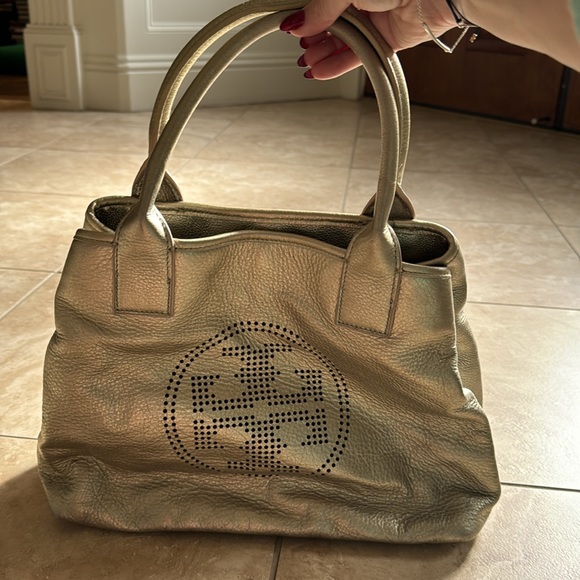Tory Burch Perforated Logo Champagne Metallic Purse - Picture 5 of 5